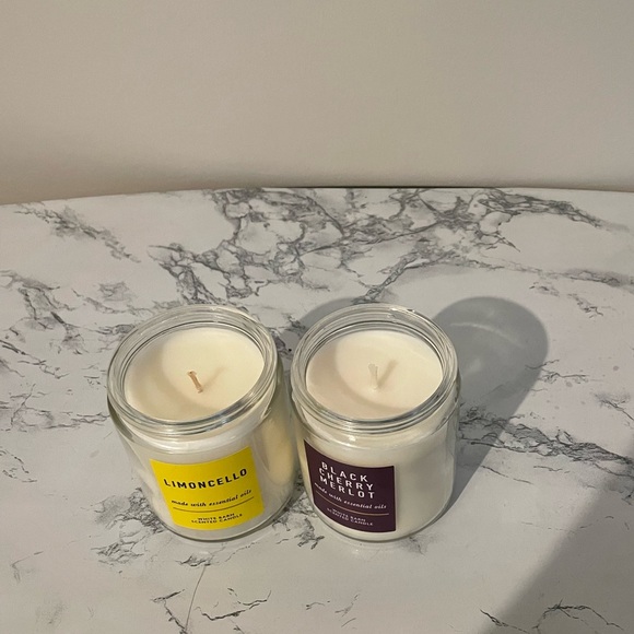 White Barn Essential Oil Candles ( both) - Picture 2 of 5